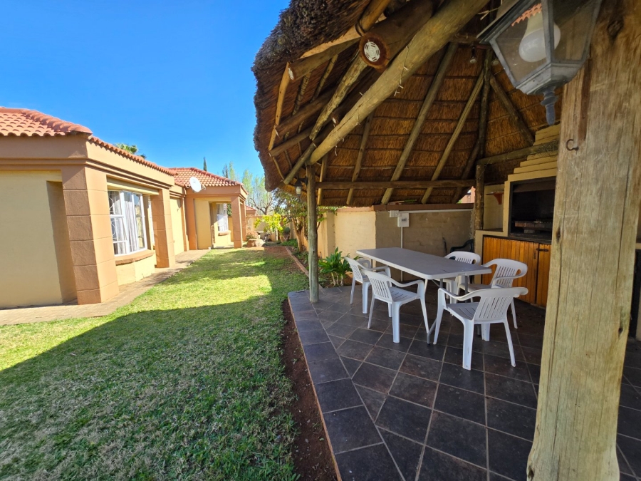 To Let 3 Bedroom Property for Rent in Langenhovenpark Free State